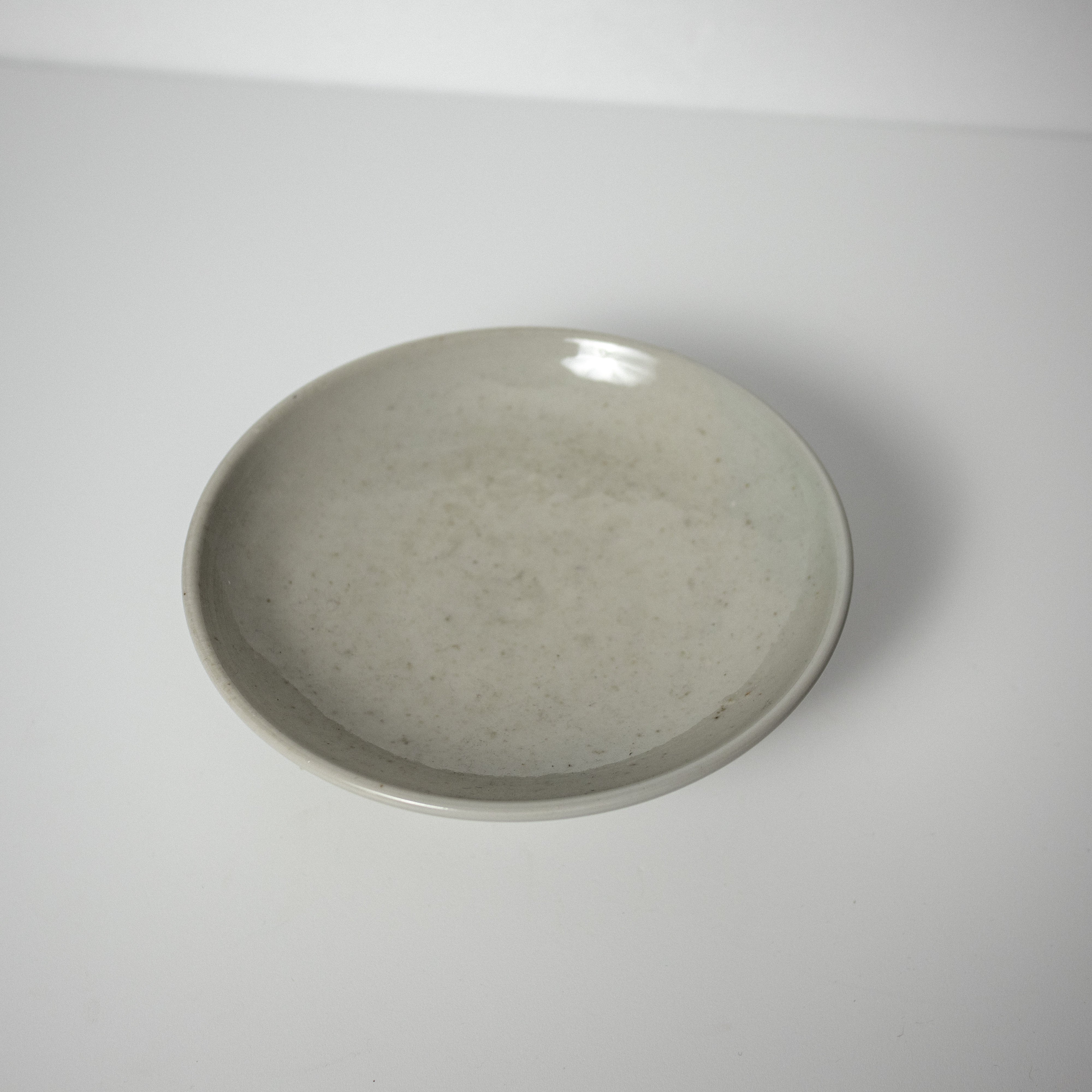 森岡由利子　白磁高台皿　新品未使用　うつわ　陶磁器　器好きな方へ 森岡由利子 白磁高台皿 新品未使用 うつわ 陶磁器 器好きな方へ